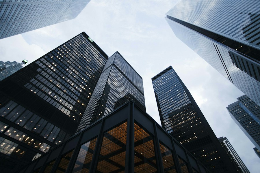 Ordered architectural lines illustrating clarity and structure